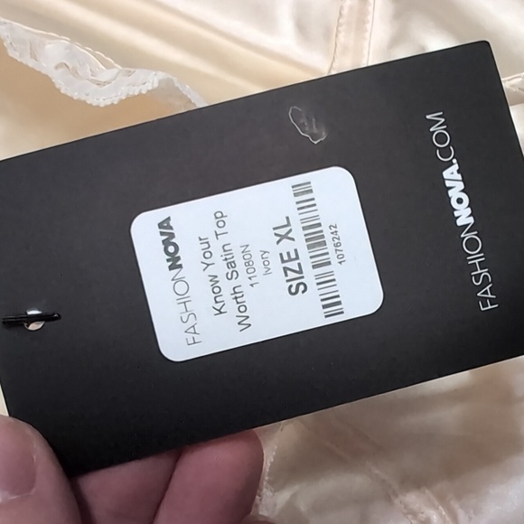 Fashion Nova Ivory Satin Long Sleeve Lace Front Bustier Size Extra Large NWT - Picture 3 of 6